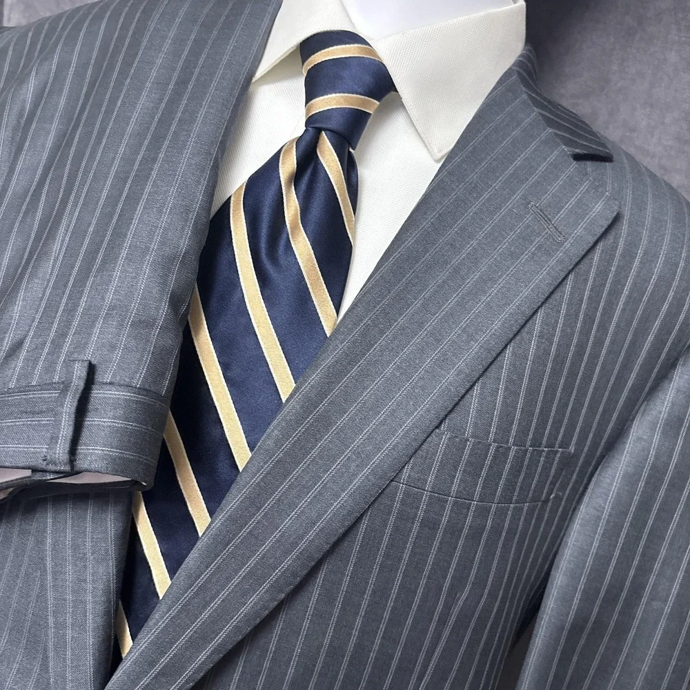 Samuelsohn Suit 42L 36x32 Gray Pinstripe Super 130s Wool SB Greenwich Canada